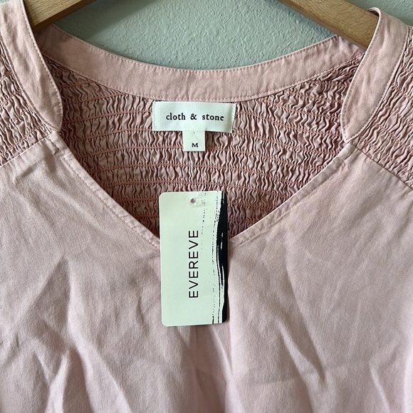 NWT Cloth + Stone EVEREVE Pink Champagne V Neck Smocked Blouse Medium - Picture 6 of 12
